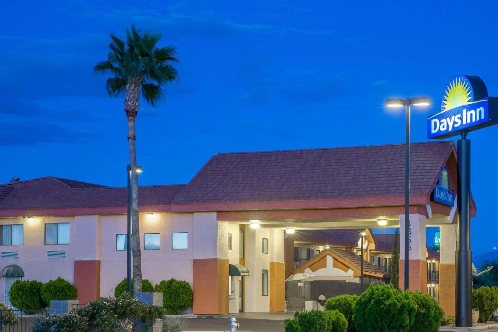 Days Inn by Wyndham Tucson Airport Main image 1